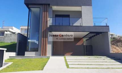 Sobrado novo de alto padrão à venda no Cond. Veneza, com 3 suítes, com closet, sala de TV, escritório e piscina em Cesar de Souza. por R$1.800.000.