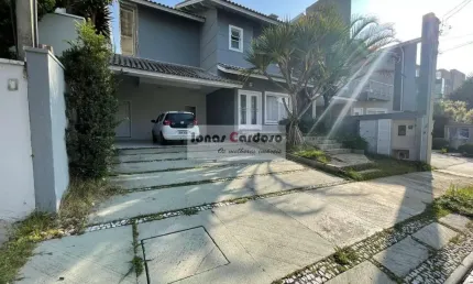 Sobrado a venda de alto padrão todo planejado, no cond, real park, vila oliveira, com 3 salas, 3 suites, cozinha planejada, estuda permuta por carro.