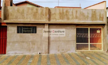 Casa a venda com edícula na frente, rede elétrica separada, 3 quartos amplos, sala espaçosa, cozinha funcional. Por R$: 280 mil. Mogi das Cruzes !