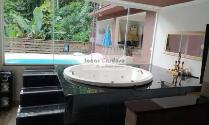 Excelente oportunidade de casa a venda no condomínio aruã em mogi das cruzes com 4 dormitórios e piscina por r$1.350.000. aceita permuta!