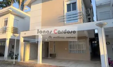 Sobrado em cond. fechado na Vila Oliveira, com área gourmet toda planejada, 4 quartos, 2 suítes, closet, cozinha equipada e planejada. R$: 750 mil.