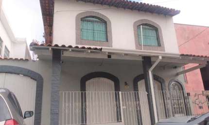 OPORTUNIDADE ÚNICA! SOBRADO RESIDENCIAL COM ESPAÇO COMERCIAL PARA LOCAÇÃO