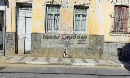 Casarão arquitetônico à venda no centro de mogi das cruzes, com 3 quartos, 2 salas, quintal, 113m² de construção e terreno de 5,45x 40 venha conhecer!