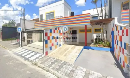 Salas comerciais em excelente região, na Vila Oliveira.