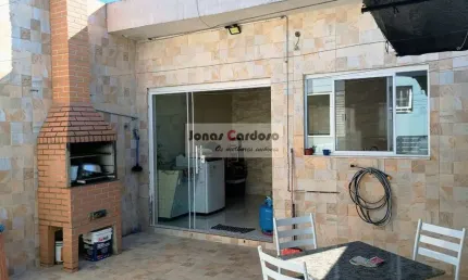 Casa térrea à venda na Vila Nova Cintra em Mogi das Cruzes. Com 2 quartos, 1 suíte, 1 sala, 2 banheiros, 2 vagas, 110m² de construção. Por R$: 350 mil