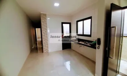 Casa térrea à venda na vila nova cintra em mogi das cruzes. com 2 quartos, 1 suíte, 2 banheiros, 2 vagas, área gourmet. r$: 399 mil, aceita financiar.
