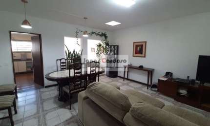 Casa térrea à venda na Vila Natal, Mogi das Cruzes. Com 4 quartos, sala ampla , 3 banheiros, 6 vagas, 171,60 m² de área. Venha conferir!