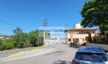 Apartamento à venda no cond. nova mogi 1 em mogi das cruzes-sp: 2 quartos, sala com varanda, vaga de garagem, por r$: 310 mil
