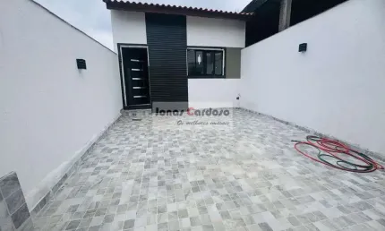 Casa à térrea venda na vila são paulo: 3 quartos sendo 1 suíte, 1 sala, 2 vagas, 80m². venha conferir! por r$: 470 mil e ainda estuda permuta.