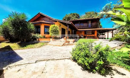 Casa à Venda bem proximo ao centro de Mogi das Cruzes-SP, Bairro Mogi Moderno: 4 Quartos, 1 Suíte, 3 Salas, 4 Banheiros, 260m²! Por R$: 1.1170.000