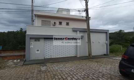 Casa de Luxo para Locação em Sabauna - Mogi das Cruzes-SP: 3 Quartos, 1 Suíte, 3 Salas, 3 Banheiros, 2 Vagas, 300m²!