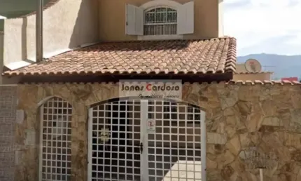 Casa à venda em Mogi das Cruzes-SP: 2 quartos, 1 suíte, 2 salas, 2 banheiros, 1 vaga de garagem e 164,00 m² de área na Vila Vitória. Por 870 Mil.
