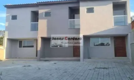 Casa à venda na Vila Brasileira, Mogi das Cruzes-SP: 2 quartos, 2 suítes, 2 salas, 1 banheiro, 2 vagas de garagem, 60m².