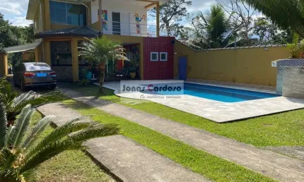 Imperdível casa à venda em Balneário Mogiano: 5 quartos, 1 suíte, 2 salas, 5 banheiros, 8 vagas, 375 m². Por $ 900 Mil.