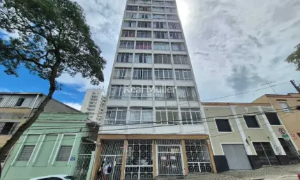 OPORTUNIDADE IMPERDÍVEL! APARTAMENTO CENTRAL C/GARAGEM