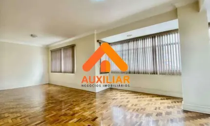 Quadra da praia, 3 dormitórios (2 suítes), dependência, garagem demarcada, Ponta da Praia, Santos