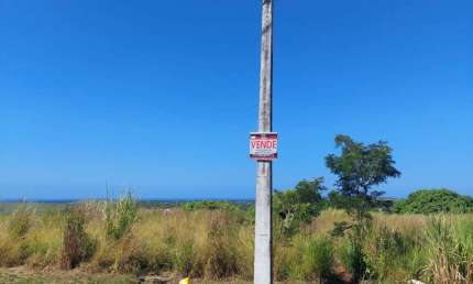 Terreno à venda em Bacaxá, Saquarema  por R$ 250.000