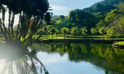 Fazenda de Luxo com 4 Quartos e 105 hectares em Cachoeiras de Macacu-RJ: Nascente e Cachoeiras!