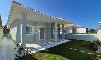 Casa com 3 quartos à venda na Praia Seca, Araruama  por R$ 460.000