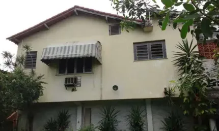 Casa com 4 quartos à venda na Rua Paturi, Tanque, Rio de Janeiro, 650 m2 por R$ 700.000