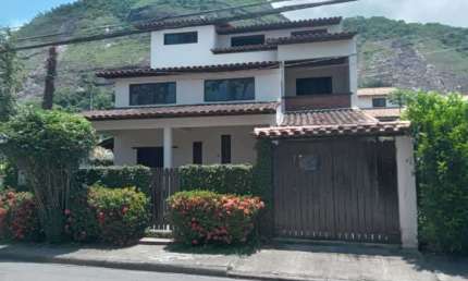 Casa em condomínio fechado com 4 quartos à venda na Rua Célio Fernandes dos Santos Silva, Vargem Pequena, Rio de Janeiro, 200 m2 por R$ 589.000