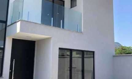 Casa em condomínio fechado com 4 quartos à venda na Rua Salomão Malina, Vargem Pequena, Rio de Janeiro, 165 m2 por R$ 1.260.000