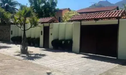 Casa em condomínio fechado com 6 quartos à venda na Rua Praia Grande, Anil, Rio de Janeiro, 460 m2 por R$ 1.579.999
