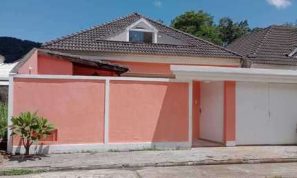 Casa em condomínio fechado com 3 quartos à venda na Rua Lagoa Bonita, Vargem Grande, Rio de Janeiro, 200 m2 por R$ 565.000