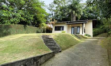 Casa à venda com 2 quartos (1 suíte) no bairro Nova Brasília – Joinville/SC | R$ 475.000,00