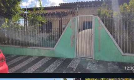 Imperdível! Casa à venda em Feira de Santana-BA, bairro Olhos D'água, 3 quartos, 1 sala, 2 banheiros, 1 vaga, 242m².