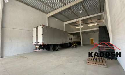 Galpao comercial para Locação no Parque Ipê, Feira de Santana,  1 sala, 1 banheiro com 350,00 m².