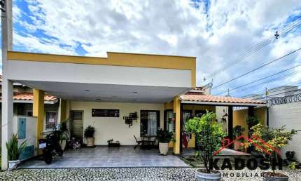 Imperdível - Casa em Condomínio à Venda em Feira de Santana-BA, Bairro Sim! 3 quartos, 1 suíte, 1 sala, 2 banheiros, 2 vagas de garagem, 200m².