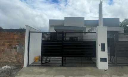 Casa à venda em Feira de Santana-BA, bairro Sim: 3 quartos, 1 suíte, 1 sala, 2 banheiros, 2 vagas, 84m². Venha conferir!