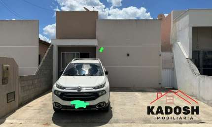 Casa em Condomínio à Venda em Feira de Santana-BA, Bairro Papagaio: 2 Quartos, 1 Suíte, 1 Sala, 2 Banheiros, 1 Vaga, 120m².