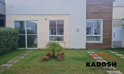 Imperdível oportunidade de adquirir casa no bairro Sim em Feira de Santana-BA, com 3 quartos, suíte, 2 banheiros, 200m².