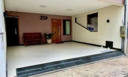 Casa disponível para Venda no Condomínio Morada Azaleias localizada no SIM em Feira de Santana