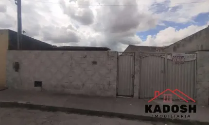 Imperdível: Casa à Venda em Feira de Santana-BA, no Bairro Tomba, com 2 Quartos e 3 Vagas de Garagem!