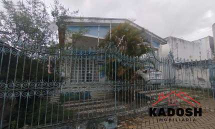 Imperdível: Casa à venda no Centro de Feira de Santana-BA, 3 quartos, 1 sala, 1 vaga de garagem, 370m² de área!