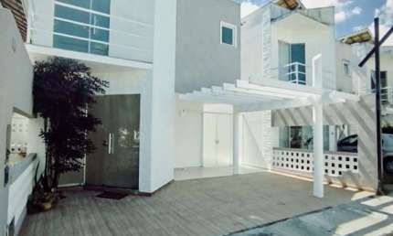 Casa em Condomínio para Locação em Feira de Santana-BA, Bairro Brasília: 3 Quartos, 1 Suíte, 2 Banheiros, 2 Vagas, 200m².