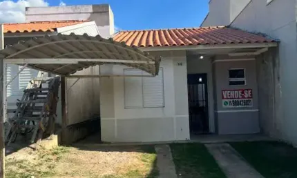 Imperdível! Casa à venda em Feira de Santana-BA, bairro Registro. 2 quartos, 1 sala, 1 banheiro, 2 vagas de garagem.