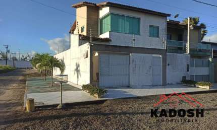 Casa à venda em Feira de Santana-BA, bairro Lagoa Salgada, 4 quartos, 2 suítes, 2 salas, 3 banheiros, 150m².
