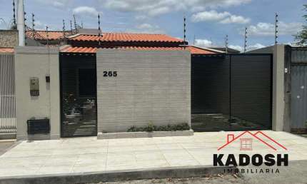 Casa para Venda localizado no Bairro Conceição em Feira de Santana