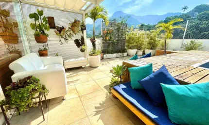Cobertura toda reformada, terraço com piscina na Gávea!