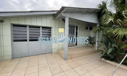 Casa 2 dormitórios em Cachoeirinha  pa parada 56 Bairro Monte Carlo.