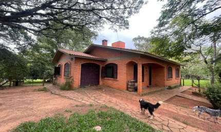 Sitio  com casa 3 dormitórios grandes no Loteamento Palermo em Gravataí  na parada 76  medindo 37 x 145., metros de comprimento.