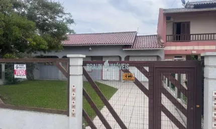 Vendo casa mobiliada com 5 quartos no centrinho do nova tramandaí.. casa com amplo patio e quartos com splits diaria de verao 650,00 51.981822777
