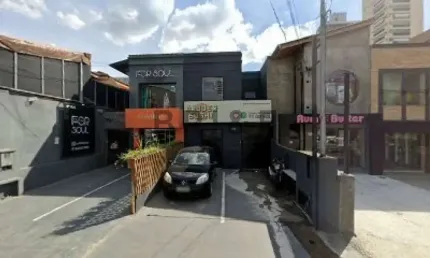 Casa comercial à venda na vila nova conceição, com 220 m² e duas vagas.