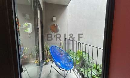 APARTAMENTO PARA LOCAÇÃO COM 1 DORMITÓRIO, VARANDINHA EM PREDINHO SUPER ESTILOSO