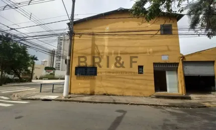 Casa comercial para locação, 200m², 2 andares, 3 vagas na calçada. brooklin