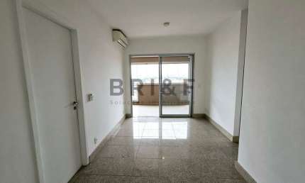 Apartamento para locação 1 dormitório, 1 vaga, varanda no Campo Belo